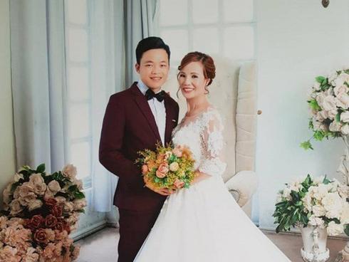 Xôn xao khoảnh khắc người phụ nữ đến gây rối, chửi bới trong đám cưới của cô dâu 61