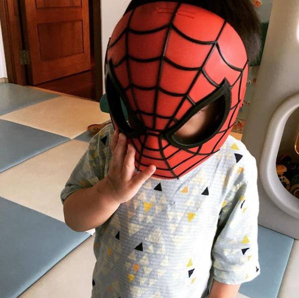 Hình ảnh duy nhất lộ mặt con trai của tài tử Iris Lee Byung Hun và vợ Lee Min Jung-7