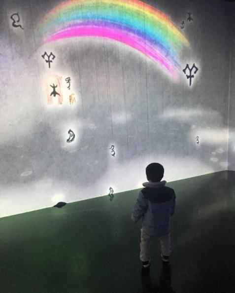 Hình ảnh duy nhất lộ mặt con trai của tài tử Iris Lee Byung Hun và vợ Lee Min Jung-12