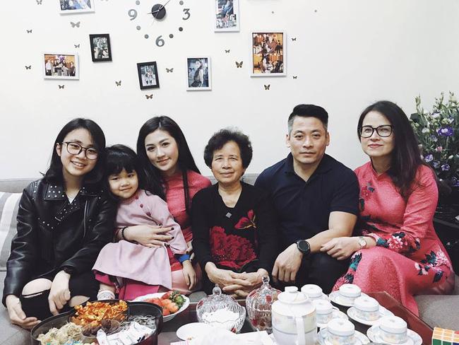 Chân dung 2 cô em gái vừa xinh xắn lại đáng yêu hết nấc của Á hậu Tú Anh-1