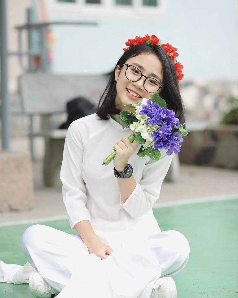 Chân dung 2 cô em gái vừa xinh xắn lại đáng yêu hết nấc của Á hậu Tú Anh-5