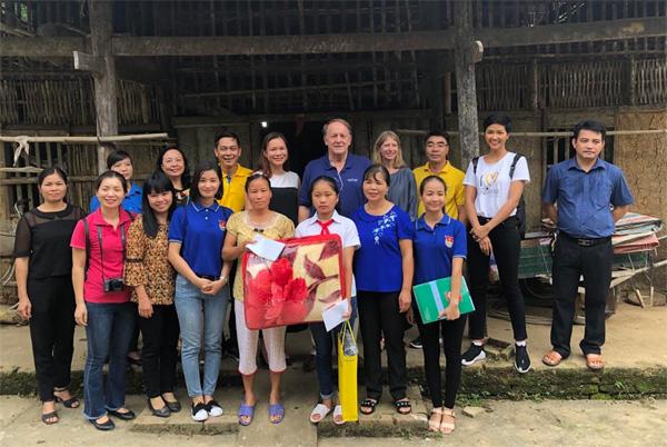 115 học bổng tặng HS dân tộc thiểu số tỉnh Cao Bằng-3