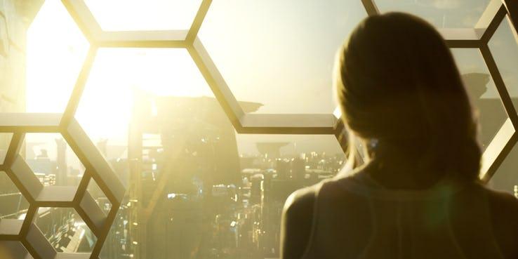 Câu hỏi lớn nhất cần giải thích: Bối cảnh của Captain Marvel được lấy vào năm nào?-9