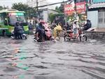 Nhiều tuyến Sài Gòn ngập sâu sau mưa lớn