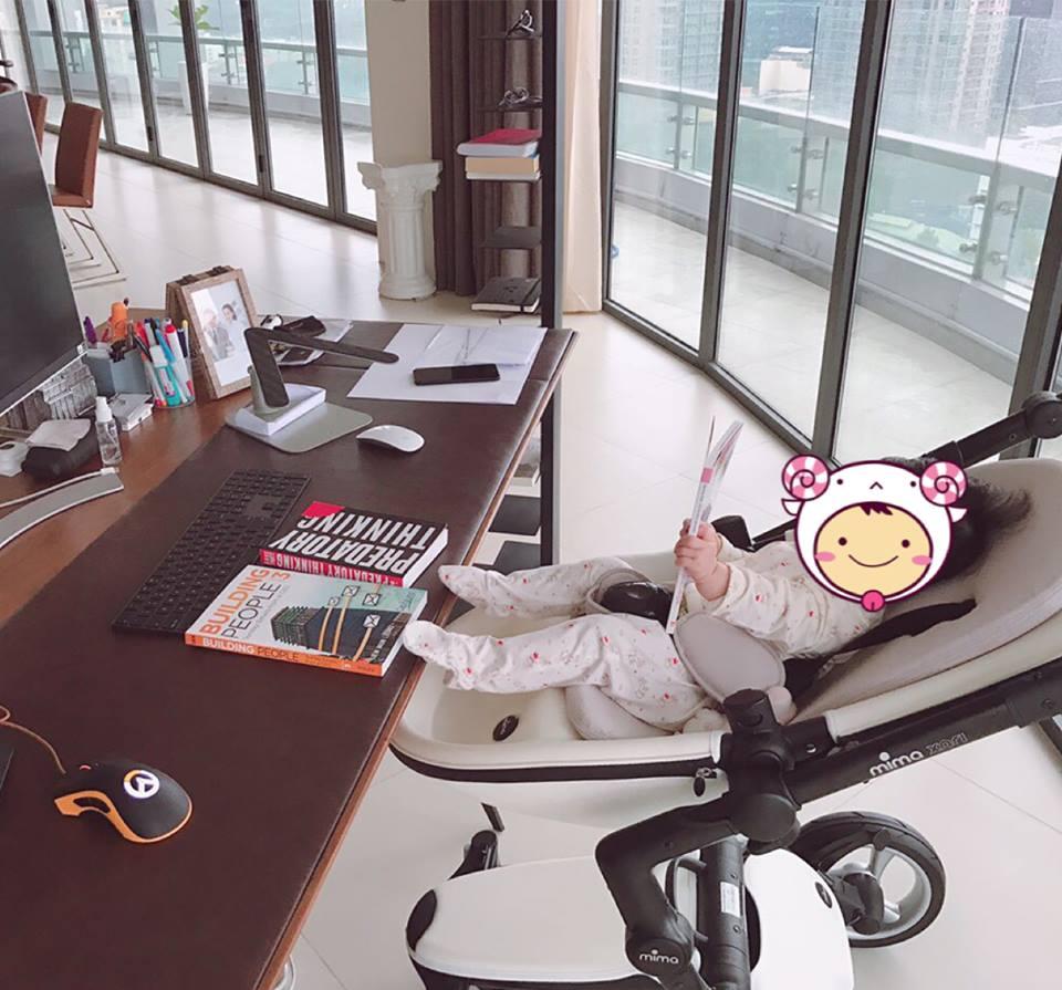 HOT: Lộ ảnh cận mặt tiểu công chúa của hoa hậu Đặng Thu Thảo và ông xã doanh nhân-4