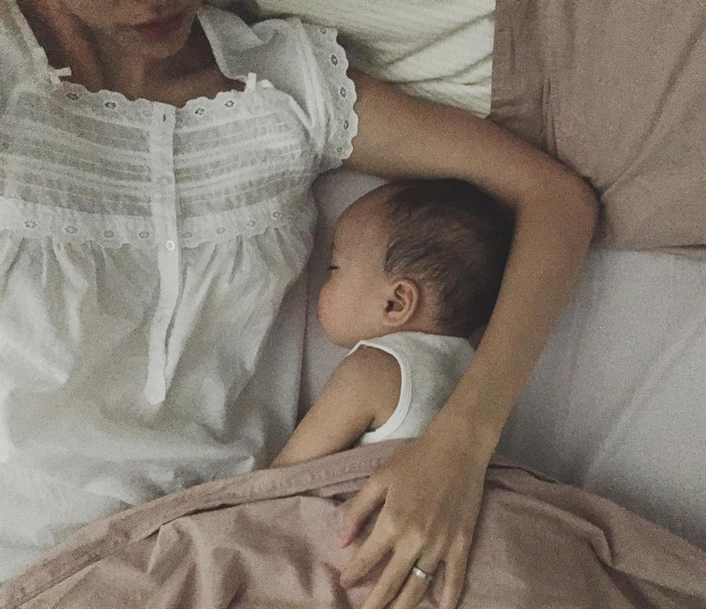 Quý tử 3 tuổi nhà Tăng Thanh Hà không ngờ bé xíu mà nói tiếng Anh đã cực kỳ chất-3