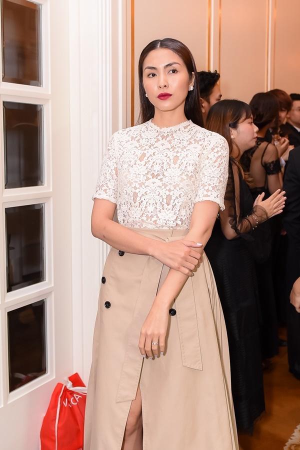 Nhan sắc cặp đại mỹ nhân Đặng Thu Thảo - Tăng Thanh Hà bất phân thắng bại khi lỡ đụng độ-4