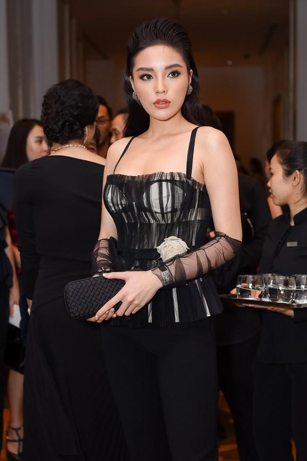 Nhan sắc cặp đại mỹ nhân Đặng Thu Thảo - Tăng Thanh Hà bất phân thắng bại khi lỡ đụng độ-13