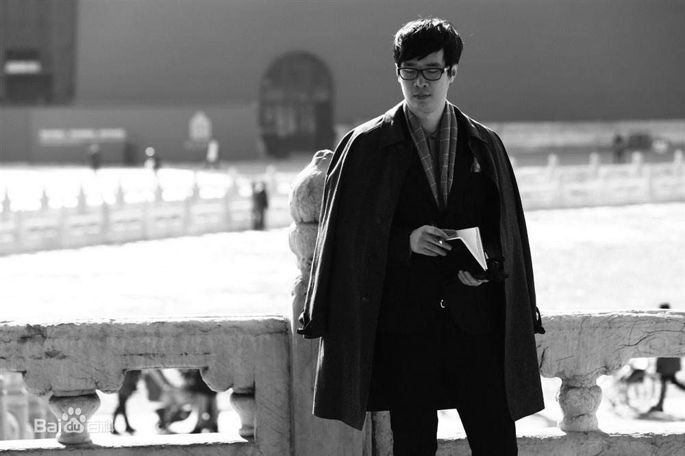 Chuyện tình lấy nước mắt vạn người của tiểu thuyết gia nổi tiếng Trung Quốc Vì em, anh nguyện yêu cả thế giới-1