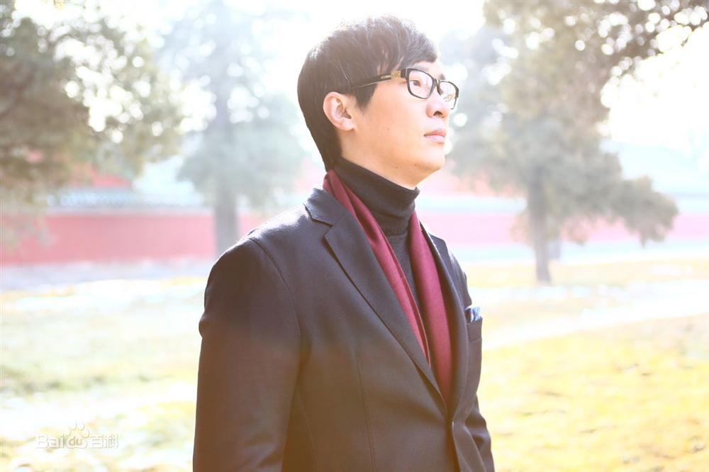 Chuyện tình lấy nước mắt vạn người của tiểu thuyết gia nổi tiếng Trung Quốc Vì em, anh nguyện yêu cả thế giới-4