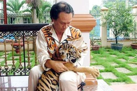 SỰ THẬT THÚ VỊ: Lão Cấn Quỳnh búp bê hóa ra mặc chung áo với Lê Thanh Chạy án suốt 12 năm-5