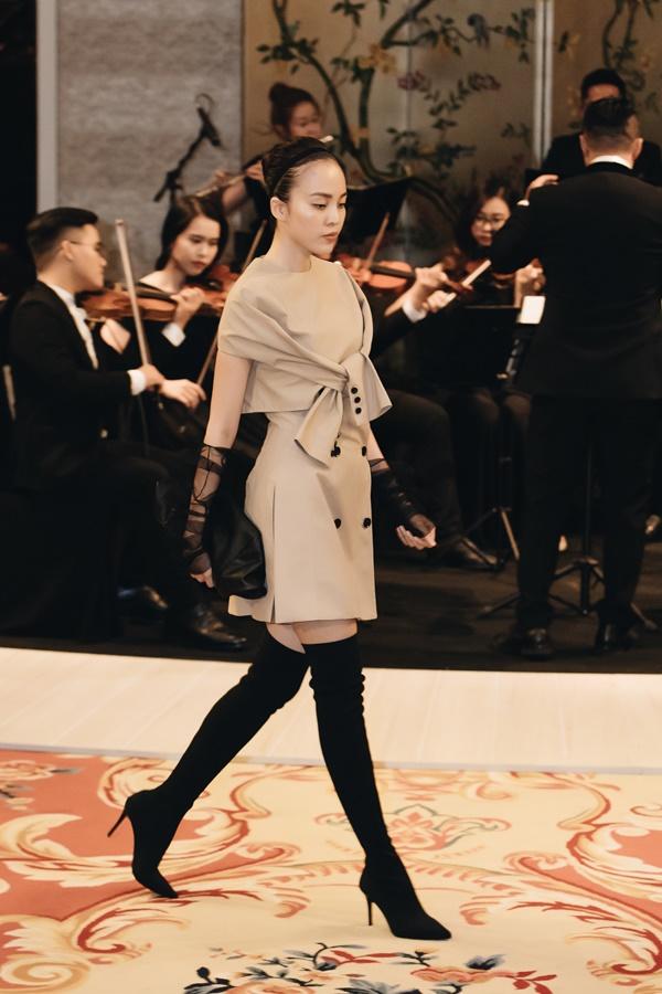 Lệ Hằng lâu lắm mới catwalk nhưng đã diễn thời trang là làm luôn vedette-10