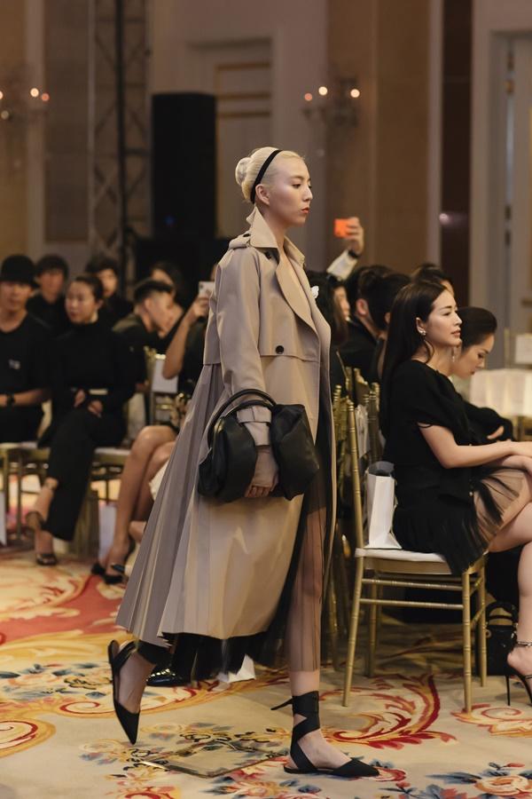 Lệ Hằng lâu lắm mới catwalk nhưng đã diễn thời trang là làm luôn vedette-14