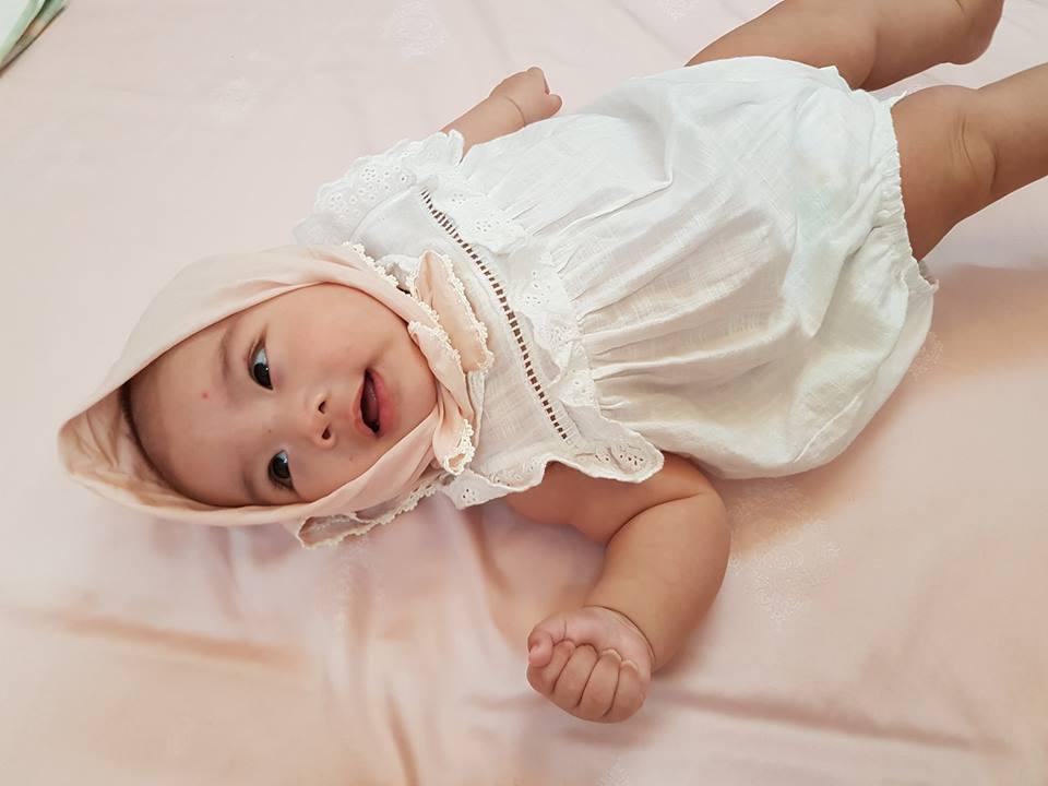 Lần hiếm hoi hotgirl Tú Linh công khai ảnh cận mặt tiểu công chúa 4 tháng tuổi-6