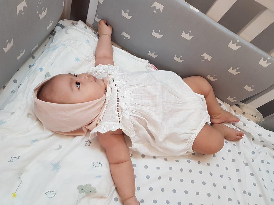 Lần hiếm hoi hotgirl Tú Linh công khai ảnh cận mặt tiểu công chúa 4 tháng tuổi-3