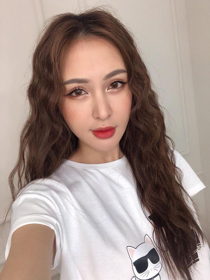 Chất như RICH MOM Huyền Baby: Chỉ là đi chợ nhưng tính mỗi cái đầm mặc trên người thôi cũng giá gần 20 triệu rồi-4