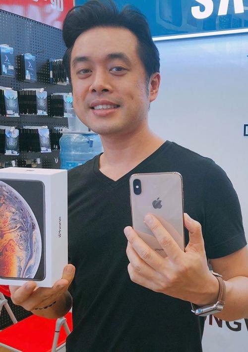 Những sao Việt đầu tiên chạm tay vào iPhone Xs, Xs Max nóng phỏng tay-4