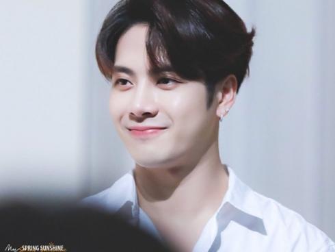 Jackson (GOT 7) và câu chuyện 'đừng xô đẩy phụ nữ': 'Gương mặt và nhân cách của câu ấy thật tuyệt vời'