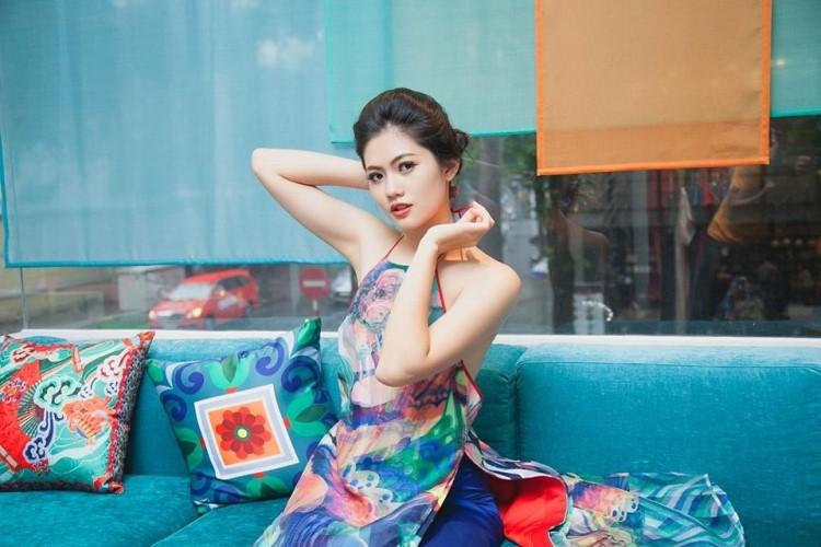 Á hậu 1 Bùi Phương Nga và loạt hot girl Đại học Kinh tế quốc dân-4