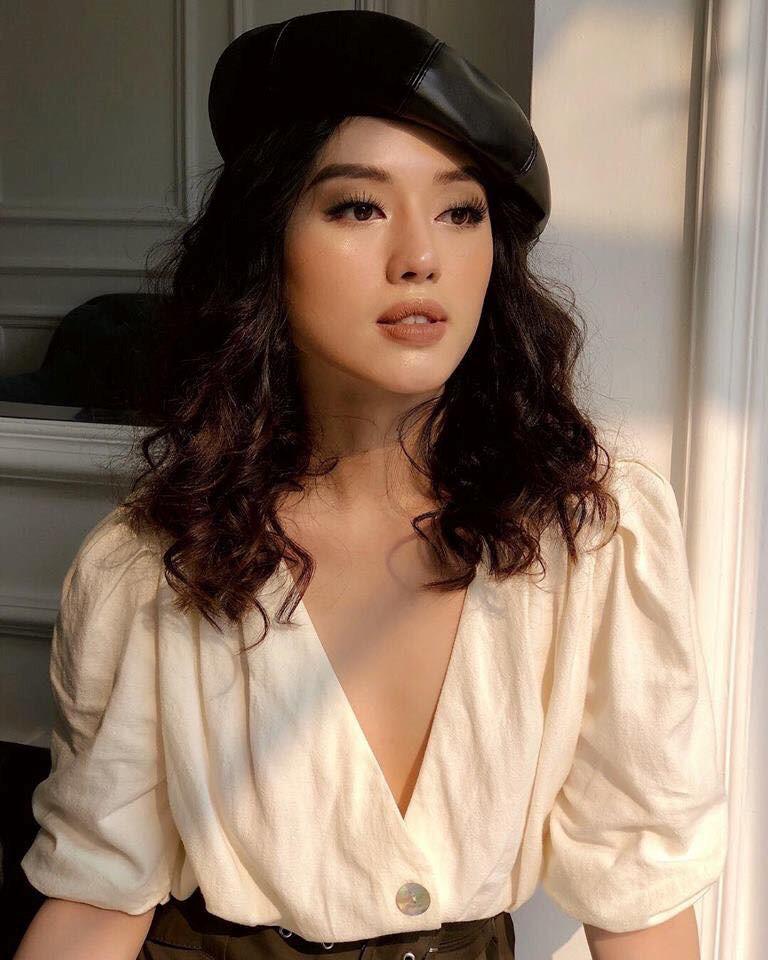 Á hậu 1 Bùi Phương Nga và loạt hot girl Đại học Kinh tế quốc dân-5