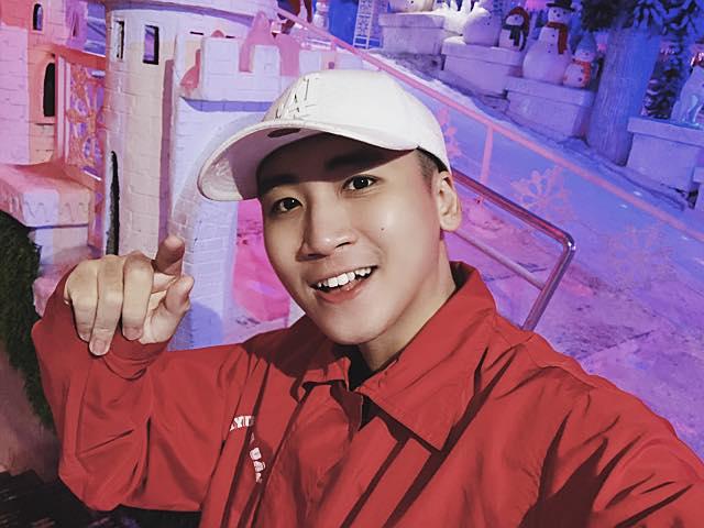 BB Trần khoe vẻ cool ngầu cùng thần thái đi chợ sang chảnh-12