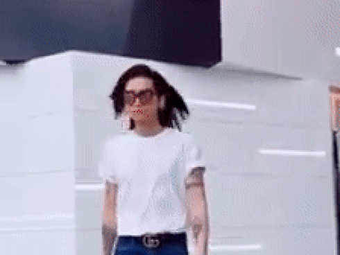 Đúng là anh em cây khế: Chỉ một bức ảnh Hải Triều bị BB Trần dìm hàng thê thảm-13