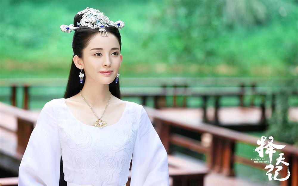 Địch Lệ Nhiệt Ba - Cổ Lực Na Trát - Đồng Lệ Á: Ai sẽ là Hàm Hương trong Hoàn Châu Cách Cách phiên bản mới?-4