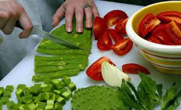 Loài cây xù xì, gai nhọn mọc đầy Việt Nam, thế giới gọi siêu thực phẩm-1