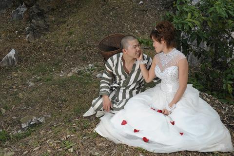 Những bộ ảnh cưới mang phong cách độc lạ của sao Việt-11