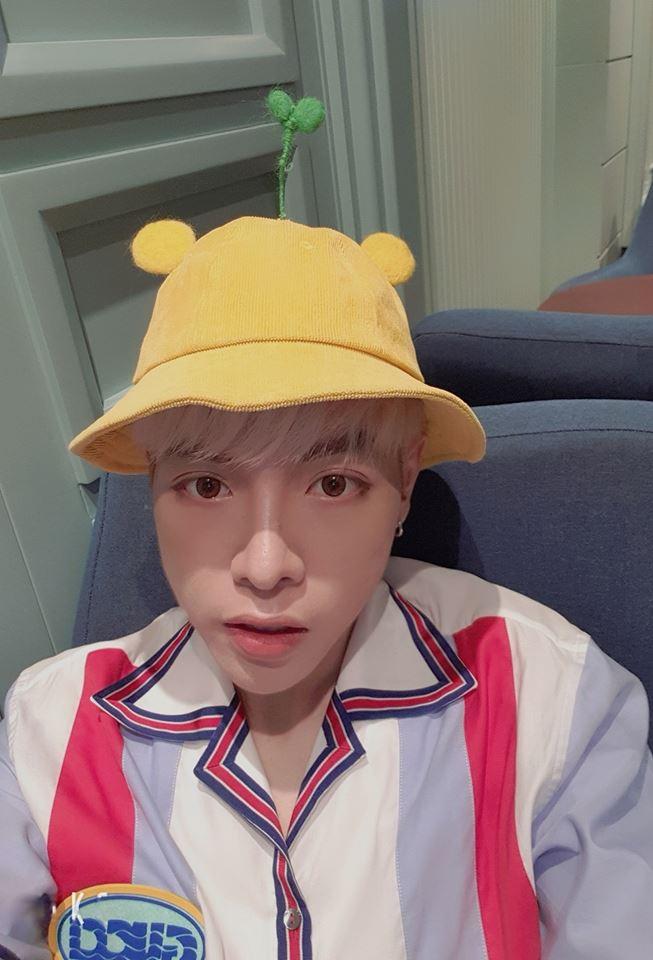 Anh Đức bị soi dáng ngủ kém duyên khi tựa đầu lên vòng 1 của Minh Tú-9