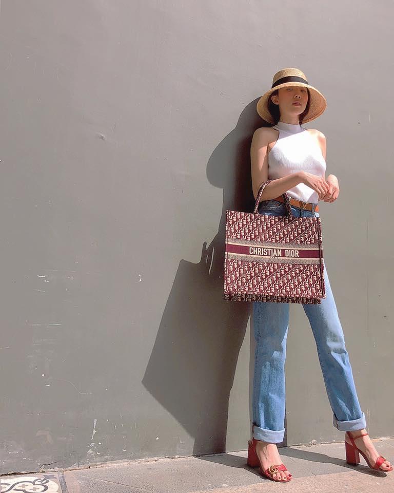 Anh Đức bị soi dáng ngủ kém duyên khi tựa đầu lên vòng 1 của Minh Tú-12