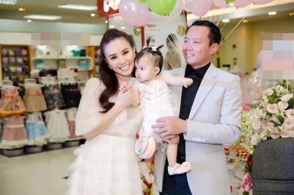 Đầu tuần Bình An - Phương Nga, cuối tuần Trường Giang - Nhã Phương: Hai cặp đôi thay nhau chiếm sóng showbiz Việt-6