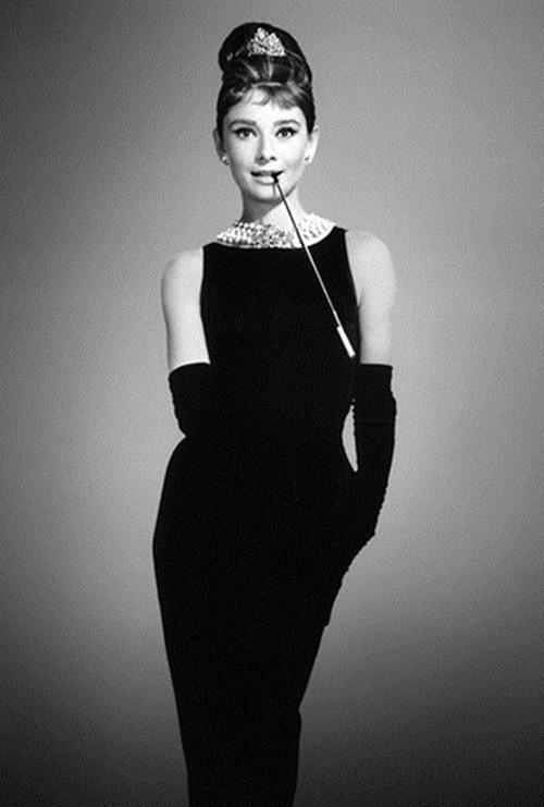 Học cách đeo găng tay sang chảnh đẹp như Lý Nhã Kỳ - Angela Phương Trinh-1