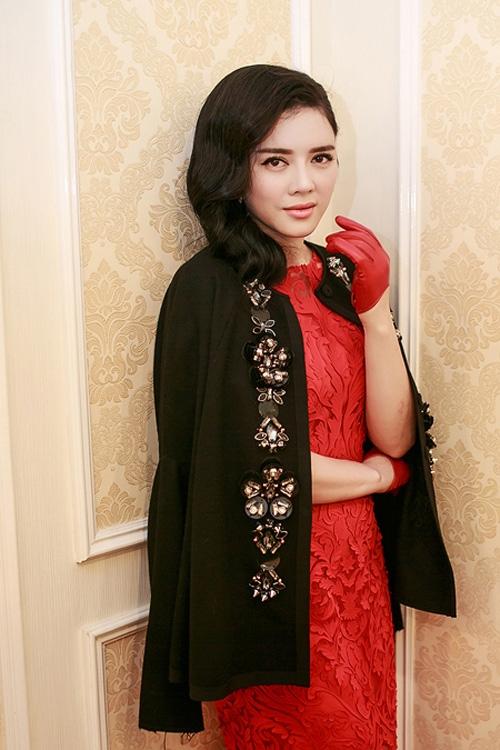 Học cách đeo găng tay sang chảnh đẹp như Lý Nhã Kỳ - Angela Phương Trinh-8