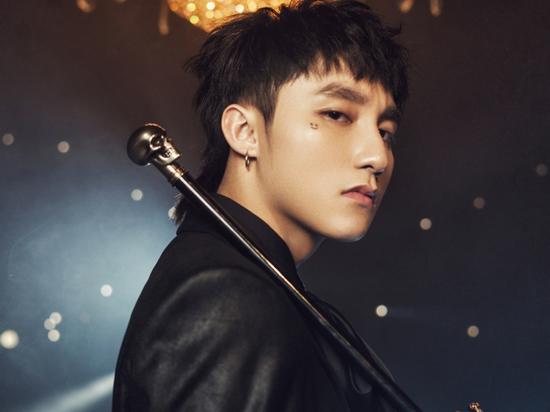 Chỉ vì một câu nói đùa, Sơn Tùng M-TP bị fan quốc tế chỉ trích dữ dội