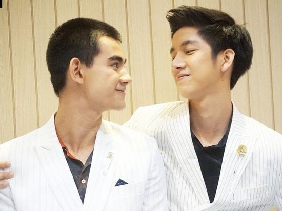 Những khoảnh khắc ngọt ngào của cặp đôi đam mỹ học đường Mork và Tee trong bộ phim 'My Tee'