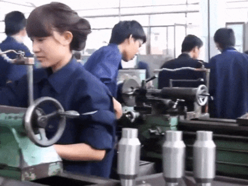 Thật bất ngờ trước danh tính nữ sinh cực HOT trong clip 'Con gái kỹ thuật không hề khô khan'