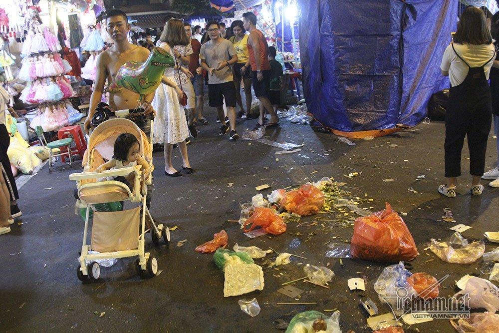 Hà Nội: Cảnh khó tin dưới mũi giày hotgirl lượn Trung thu phố cổ-12