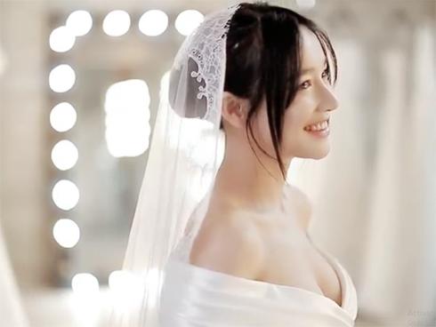 Video: Nhã Phương mặc áo cưới lộng lẫy đếm từng giờ lên xe hoa