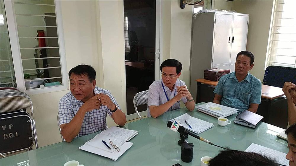 Vì sao tiểu thương chợ Long Biên phải è cổ nộp trăm triệu bảo kê?-3