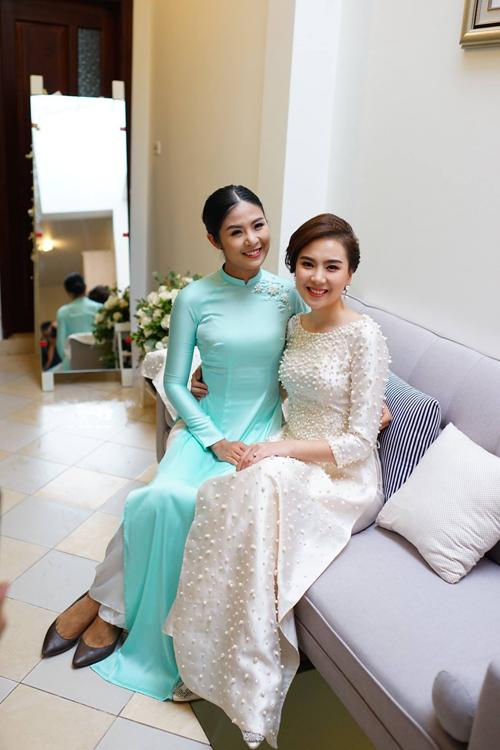 Đâu chỉ có Lan Khuê, rất nhiều mỹ nhân Việt đẹp thuần khiết khi mặc áo dài trắng trong ngày làm cô dâu-4