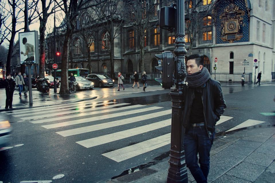 Huyền Baby hững hờ khoe vòng 1 gợi cảm-8