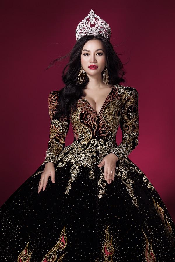 Trần Huyền Nhung tiết lộ về chiếc đầm mặc khi đăng quang-4