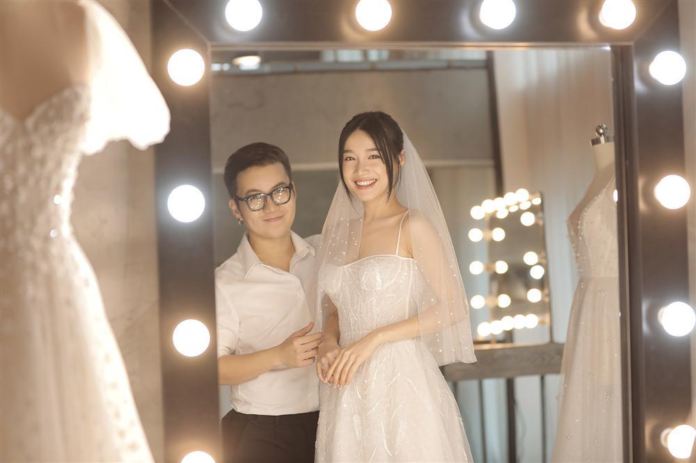 Cận cảnh 2 mẫu váy cưới giúp nhan sắc Nhã Phương thoát tục trong ngày làm cô dâu của Trường Giang-6