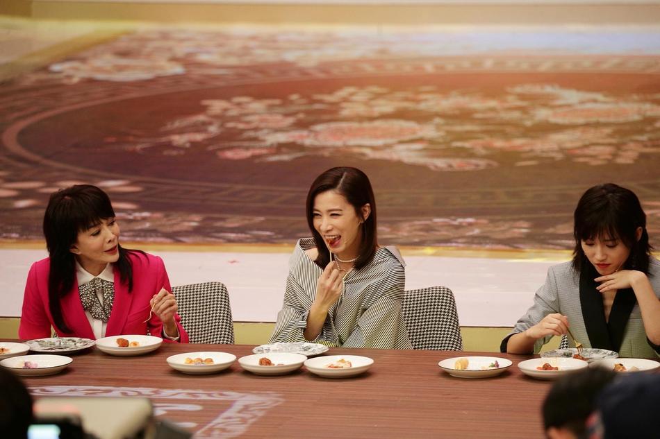 Dàn sao Diên Hi Công Lược tái ngộ: Xa Thi Mạn và Tần Lam đẹp bất phân thắng bại-8