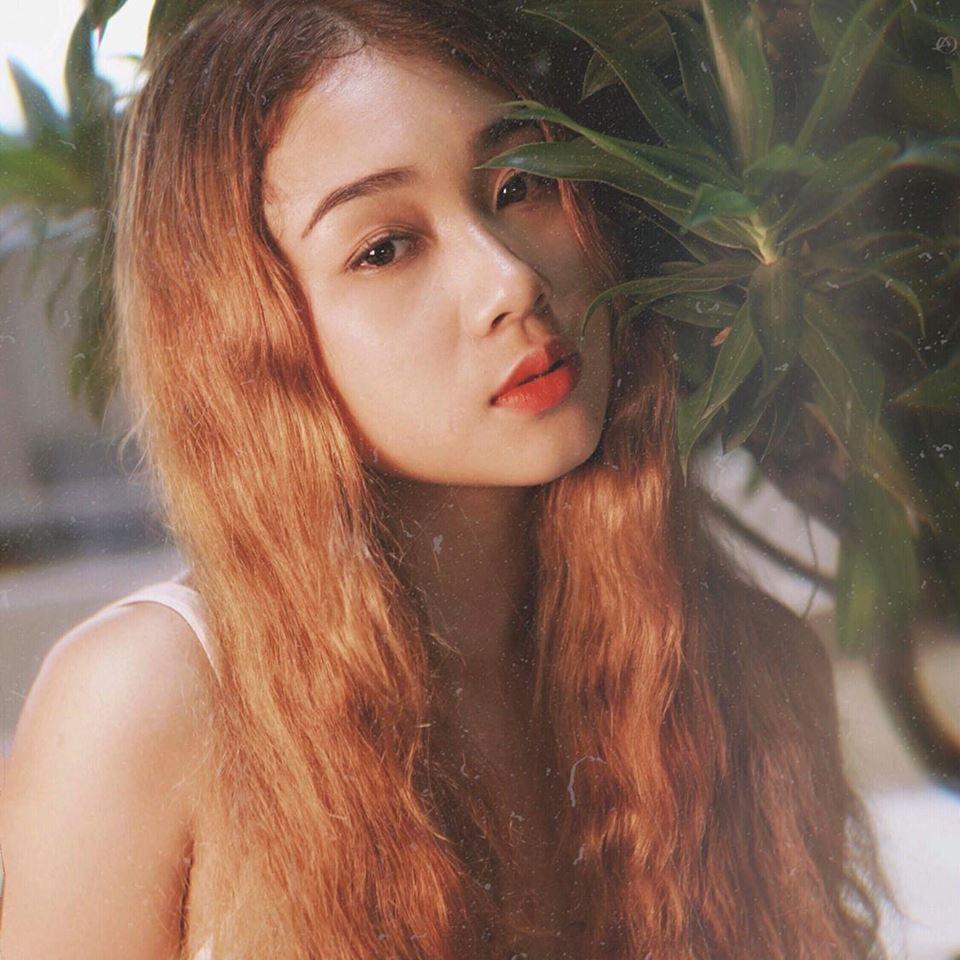 Danh tính 2 cô gái xinh đẹp công khai tỏ tình trên truyền hình được báo chí quốc tế đăng tin rầm rộ-2