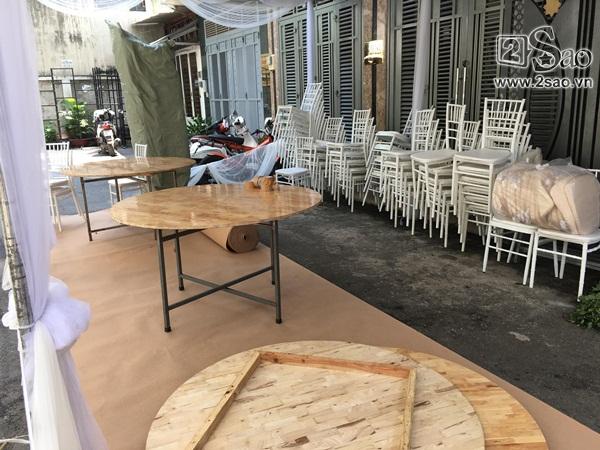 Gần 11h trưa, gia đình Nhã Phương mới trang trí chuẩn bị đón nhà trai-7