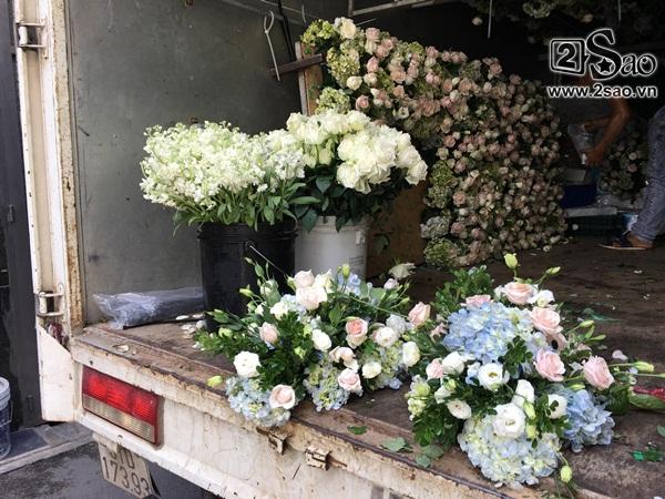 Gần 11h trưa, gia đình Nhã Phương mới trang trí chuẩn bị đón nhà trai-2