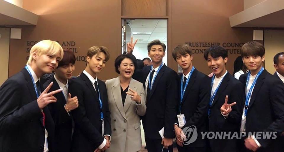 BTS gây sốt khi phát biểu tại Liên Hợp Quốc: Hãy nói lên chính con người của mình-6