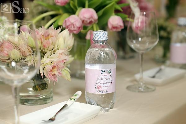 Gần 12h trưa, không gian được trang trí  xong và chị gái Nhã Phương xuất hiện-4